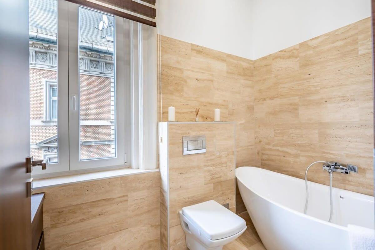 Ferienwohnung Splendid Perfectly Located Flat With Sauna Budapest Exterior foto