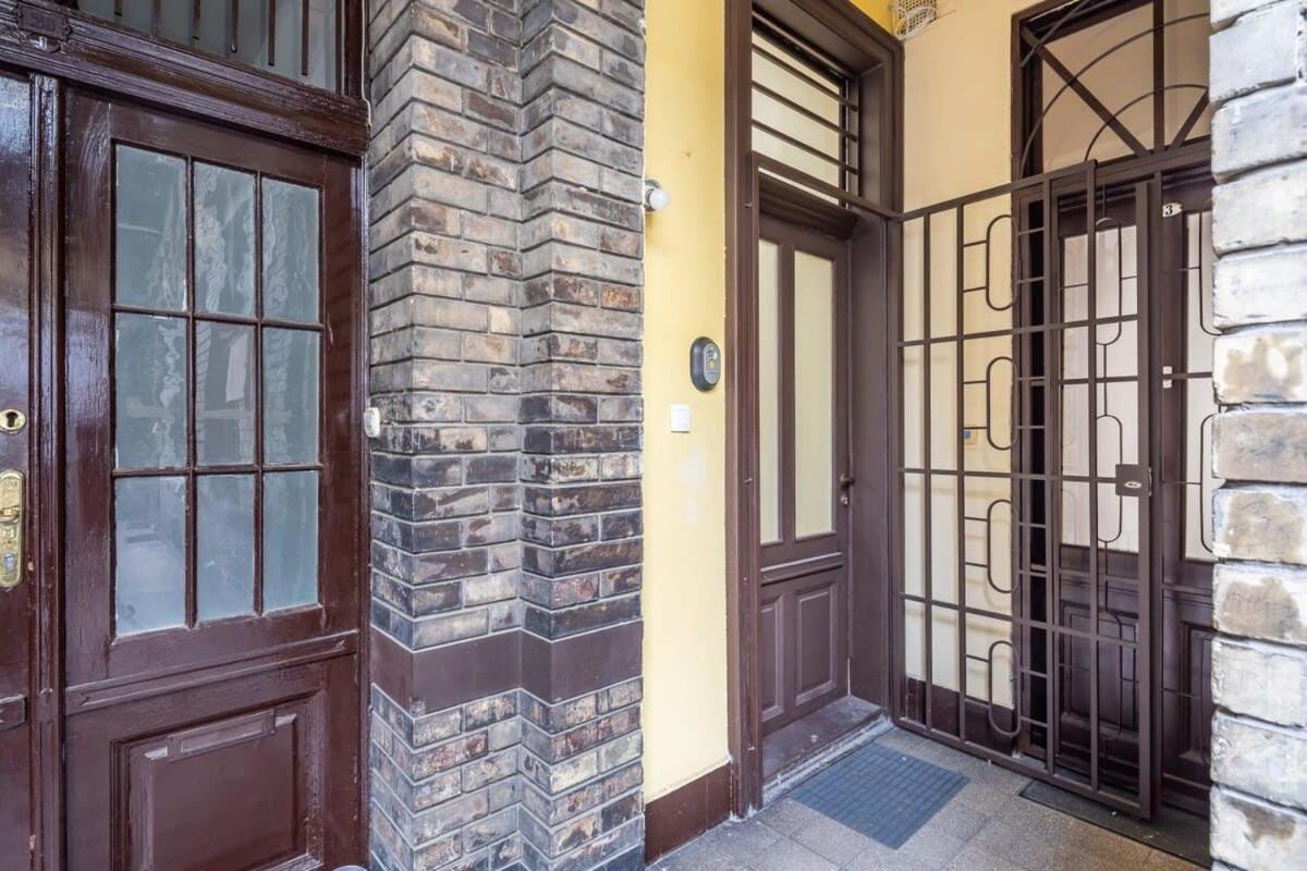 Ferienwohnung Splendid Perfectly Located Flat With Sauna Budapest Exterior foto