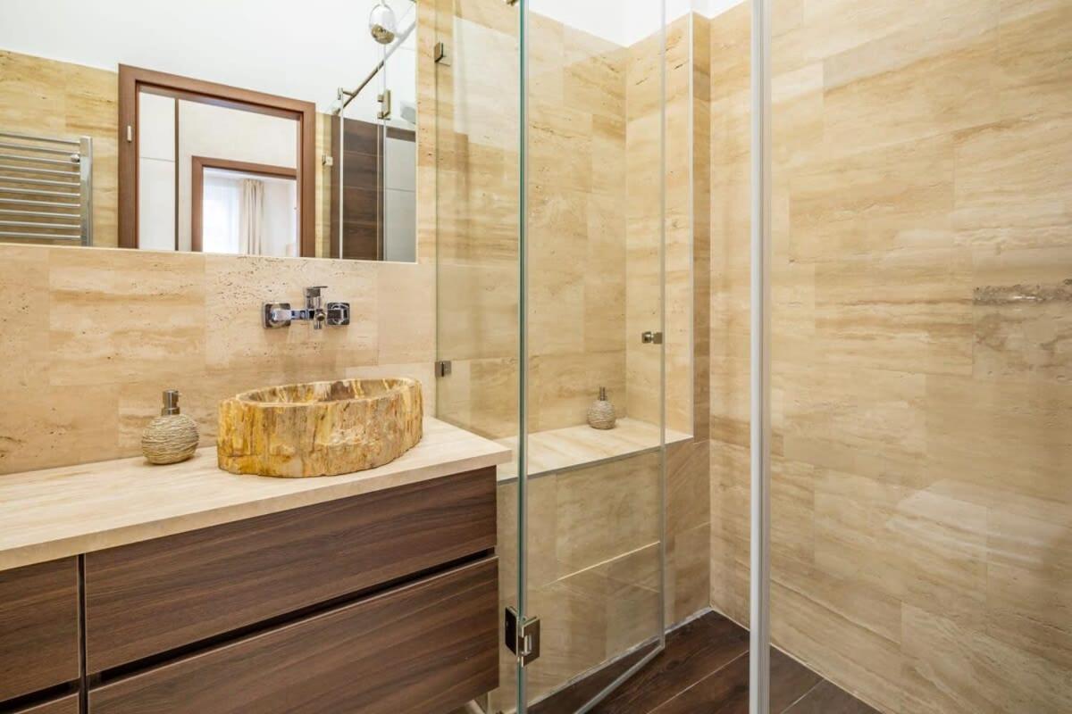 Ferienwohnung Splendid Perfectly Located Flat With Sauna Budapest Exterior foto