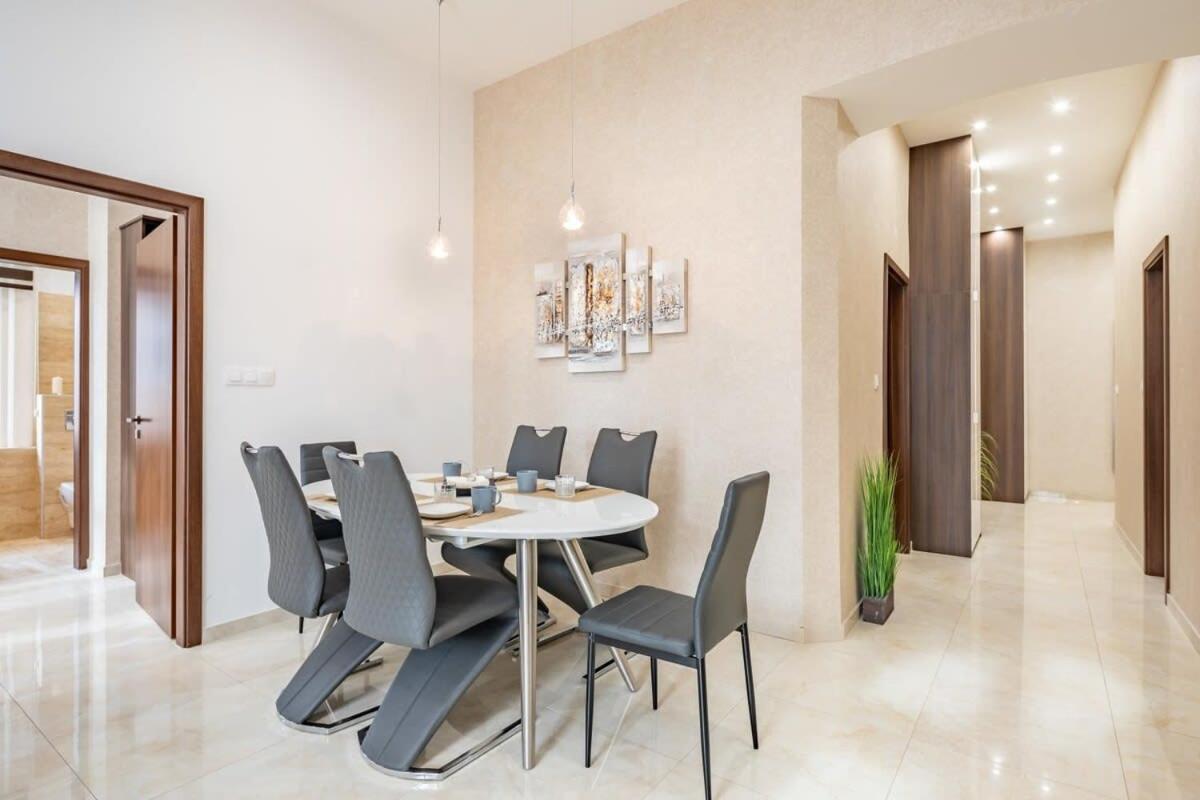 Ferienwohnung Splendid Perfectly Located Flat With Sauna Budapest Exterior foto