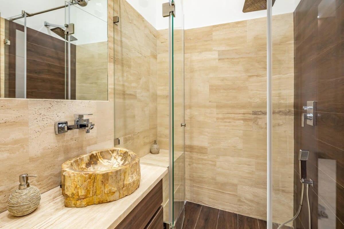 Ferienwohnung Splendid Perfectly Located Flat With Sauna Budapest Exterior foto