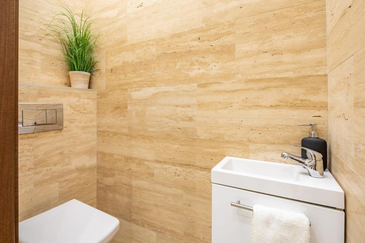 Ferienwohnung Splendid Perfectly Located Flat With Sauna Budapest Exterior foto