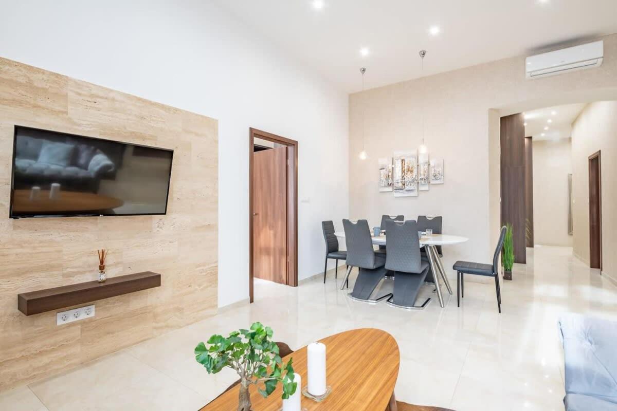 Ferienwohnung Splendid Perfectly Located Flat With Sauna Budapest Exterior foto