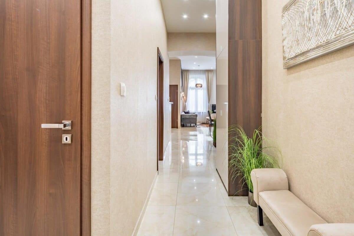 Ferienwohnung Splendid Perfectly Located Flat With Sauna Budapest Exterior foto